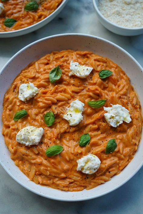 Orzo alla Vodka with Mozzarella & Basil Orzo Marinara Recipes, Risotto Alla Vodka, Tomato Mozzarella Orzo, Vodka Sauce Orzo, One Pot Vodka Sauce Orzo, Spicy Vodka Orzo, Orzo Alla Vodka, Vodka Sausage Pasta, Pasta With Mozzarella Balls