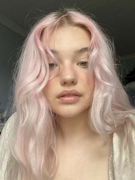 more in @autumnfiles <3 Pink Hair Aesthetic, Light Pink Hair, Pastel Pink Hair, Hair Aesthetic, Pastel Hair, Dye My Hair, Short Hair With Bangs, Hair Inspo Color, Winter Hairstyles