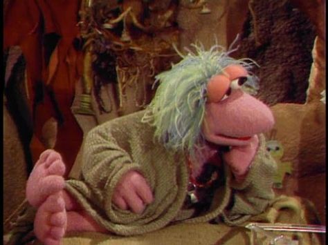 Mokey Fraggle, Muppets Rowlf, Fraggle Rock Mokey, The Muppets Most Wanted, Muppets With Celebrities, 80s Characters, Funny Muppets Memes, Beeker Muppet Gif, Clever Dog