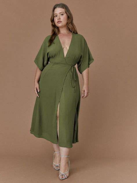 A wrap dress with a relaxed fit, which is perfect for the person who wants to look stunning AND comfortably dance the night away. Elle Dress, Midi Wrap Dress, Linen Midi Dress, Reformation Dress, Wrap Midi Dress, Butterfly Dress, Lined Skirt, Green Midi Dress, Printed Midi Dress