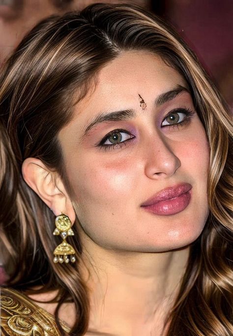 #kareenakapoorkhan Kareena Kapoor Nails, Karena Kapoor 90s, Kareena Kapoor Eye Makeup, Kareena Kapoor Aesthetic, Kareena Kapoor Makeup, Shreya Saran Hot, Haircut Tutorials, Karina Kapoor, Indian Makeup Looks