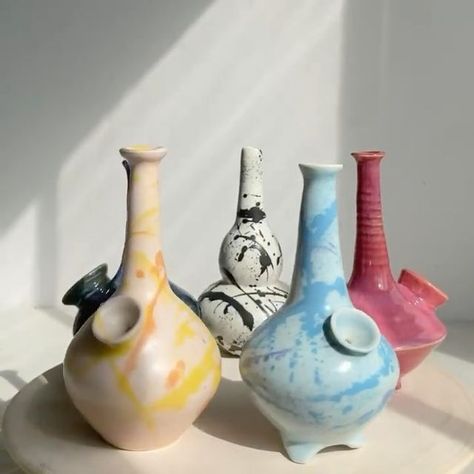 Clay Bong, Bong Decorating Ideas, Cute Bong, Ceramic Bong, Ceramic Pipe Ideas, Cool Bong Designs, Ceramic Pipe, Ceramic Bong Handmade, Pipe Made Of Clay