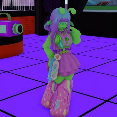 Alien Royale High, Robloxian Highschool Outfits, Alien Roblox Avatar, Robloxian Highschool, Misfits High, Alien Avatar, Hig School, Uchuu Kei, Skin Roblox