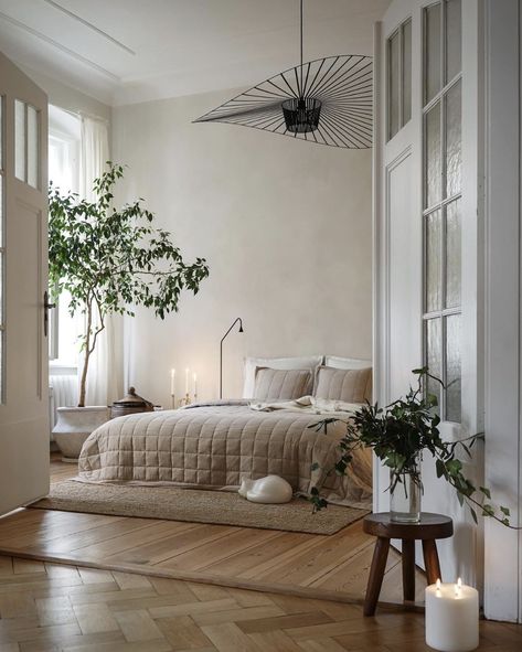 Scandi Bedroom Ideas, Sanctuary Design, Bedroom Inspiration Cozy, Scandi Bedroom, Interior Design Instagram, Next Bedroom, Scandi Chic, Scandi Home, Sleep Sanctuary