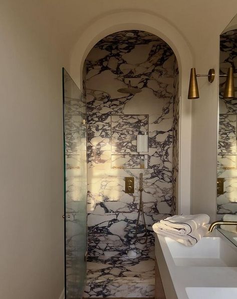 Luxury Bathroom Inspiration, Marble Bathrooms, Marble Showers, Bathroom Design Trends, Bathroom Design Inspiration, 2024 Style, Bathroom Reno, Bathroom Wall Lights, Marble Bathroom