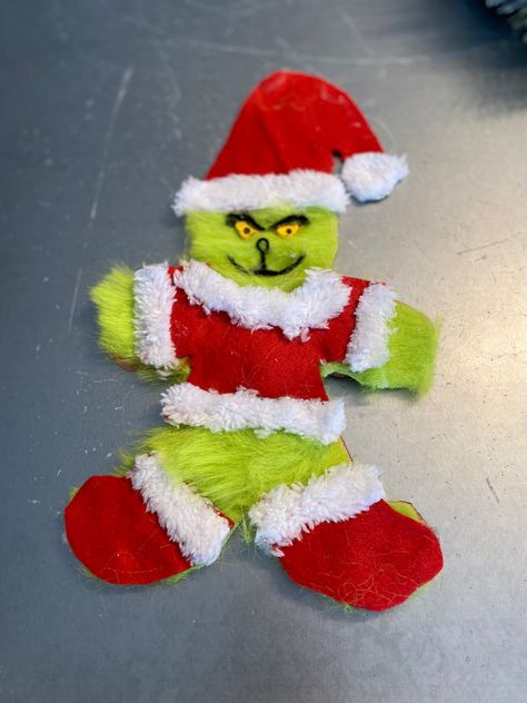 #gingerbreadgrinch #grinchgingerbread Gingerbread In Disguise Project, Disguise Gingerbread Man Ideas, Disguise A Gingerbread Man Ideas, Disguise Gingerbread Man, Grinch Gingerbread Man, Gingerbread Grinch, Disguise The Gingerbread Man, Gingerbread Disguise Project, Gingerbread Disguise