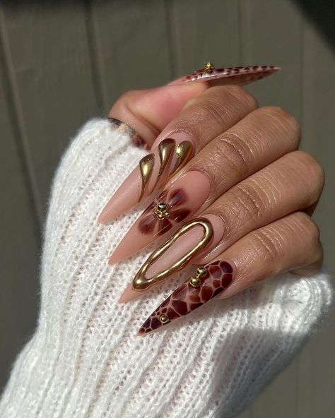 Zoila Luna | 🤎✨🤎 • • @nailzvalshop Naked Pink Series v-002 Discount code ZOILA10 • • • Set inspo ✨@addiisnails • • • • • #summernails#stilettonails… | Instagram Trendy Nails Butterfly, Brown Nails Stiletto, Brown Stiletto Nails, French Stiletto Nails, Classy Almond Nails, Nails Butterfly, Nails Stiletto, Hello Nails, Punk Nails