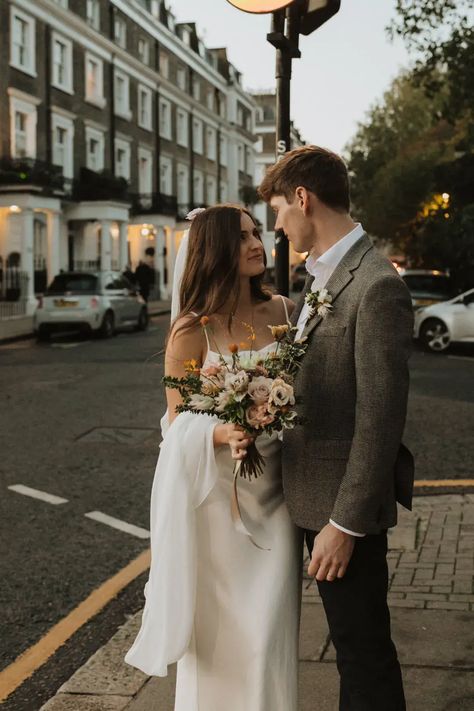 Micro church wedding and an intimate pub reception at dusk with the bride in a slip wedding dress by Alba Turnbull Photography Slip Wedding Dress With Veil, Uk Elopement, London Elopement, Shots Wedding, Wedding Dresses Ideas, Slip Wedding Dress, Marriage Photography, Wedding Shooting, Wedding Picture Poses