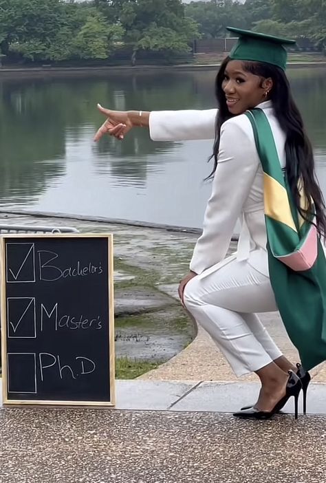 Master Degree Graduation Outfit, Aa Degree Graduation Pictures, Business Attire Graduation Pictures, Uab Blazers Aesthetic, Mother And Daughter Graduation Pictures, Mastered It Graduation Pictures, Accounting Graduation Pictures, College Graduation Pictures Poses Photo Shoots Cute Ideas, Mba Graduation Pictures