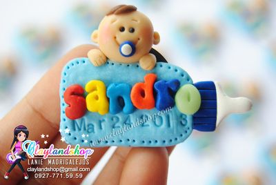 Recuerdo Baby Shower, Polymer Clay Princess, Baptism Party Boy, Clay Gift Tags, Baby Souvenir, Idee Babyshower, Polymer Clay Gifts, Fondant Cupcake Toppers, Clay Magnets