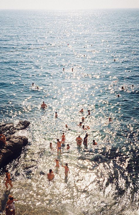 Swimming In The Ocean, Fotografi Vintage, Paris Hotels, Summer Feeling, Summer Dream, In The Ocean, Endless Summer, Summer Of Love, 그림 그리기