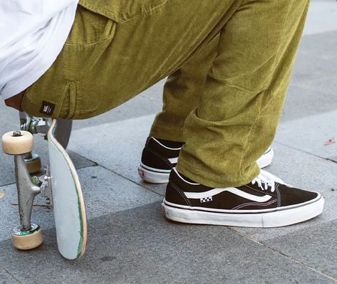 Skate Shoes | Skate Clothing & Accessories | Vans SE Skateboard Gear, Men Styling, Vans Skateboard, Vans Skate Shoes, Shoes Skate, Skate Clothing, Wallpaper Estetika, Vans Skate, Skate Style