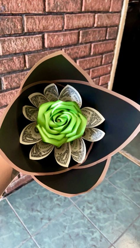 Lime Green Ribbon, Ribbon Flowers Bouquet, Money Bouquet, Diy Gift Set, Ribbon Roses, Grad Gifts, Ribbon Flowers, Lime Green, Flowers Bouquet