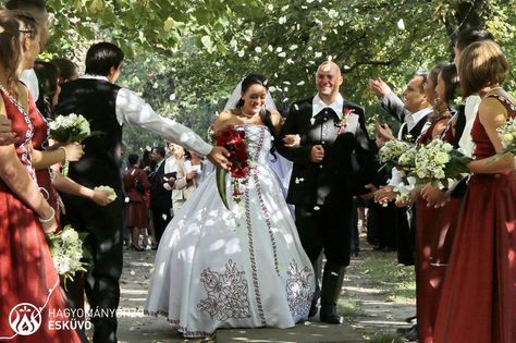 The Hungarian wedding culture looks back on a rich history, so we thought we’d collect some traditions that characterised weddings back in the day. Traditional Hungarian Wedding Dress, Hungarian Wedding Traditions, Hungarian Wedding Dress, Hungarian Wedding, Hungarian Culture, Unmarried Women, Traditional Marriage, Wedding Dress Patterns, Wedding Traditions