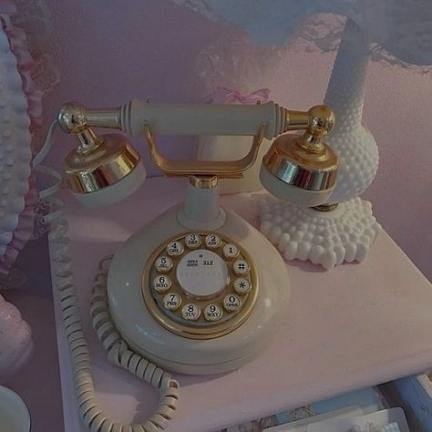 Aesthetic Landline Phone, Landline Phone Aesthetic, College Apartment Decor, Phone Aesthetic, College Apartment, Desk Phone, Inspo Board, Character Inspo, Corded Phone