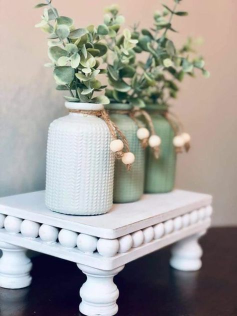 Farmhouse Crafts To Sell, Diy Decorative Tray, Wooden Decor Ideas, Farmhouse Furniture Ideas, Home Decor Craft Ideas, Modern Farmhouse Furniture, Crafty Decor, Dollar Store Diy Projects, Farmhouse Crafts