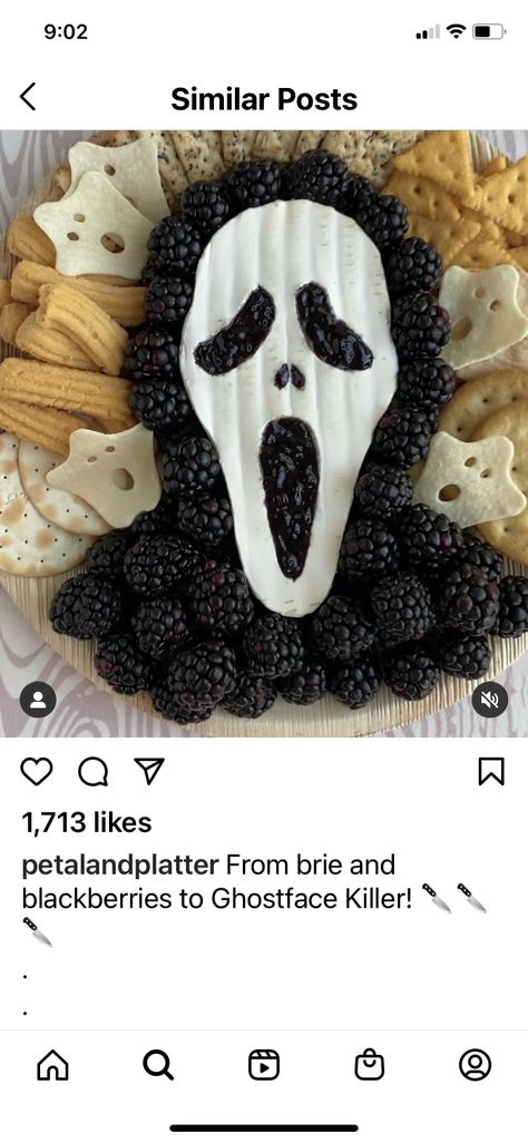 Ghostface Cheese Board, Scream Movie Charcuterie Board, Ghost Face Brie, Horror Movie Snack Ideas, Ghost Face Cheese Board, Halloween Charcuterie Board Scream, Slasher Food Ideas, Friday The 13th Snack Ideas, Scream Movie Party Decorations