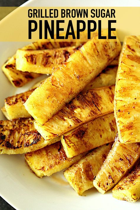 Grilled Caramelized Brown Sugar Pineapple | Six Sisters' Stuff Juicy pineapple coated with brown sugar, cinnamon, and honey grilled to perfection - this is just like the grilled pineapple they serve at restaurants. Grilling the pineapple makes the coating caramelize, taking the flavor over the top. #grilledpineapple #caramelized #sidedish #dessert #sixsistersrecipes Brown Sugar Pineapple, Appetizer Party, Six Sisters Stuff, Grilled Fruit, Pineapple Recipes, Grill Recipes, Grilled Pineapple, Snacks Für Party, Tasty Recipes