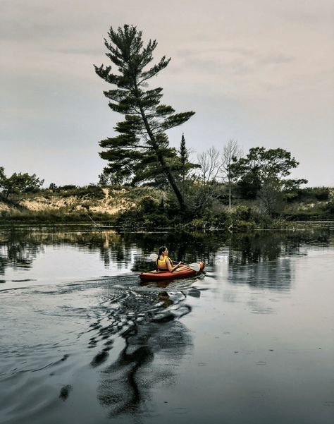 8 Excellent Places to Go Kayaking in Michigan This Summer Kayaking In Michigan, Hiking In Michigan, Upper Peninsula Michigan Things To Do, Michigans Adventure, Michigan Hiking, Upper Peninsula Michigan Fall, Upper Peninsula Michigan, Michigan Summer, Pictured Rocks National Lakeshore