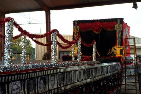 Hollywood Parade Float, Parade Float Ideas, Wine Float, Homecoming Floats, Red Carpet Theme, Christmas Parade Floats, Yellow Homecoming Dresses, Outdoor Party Games, Homecoming Spirit