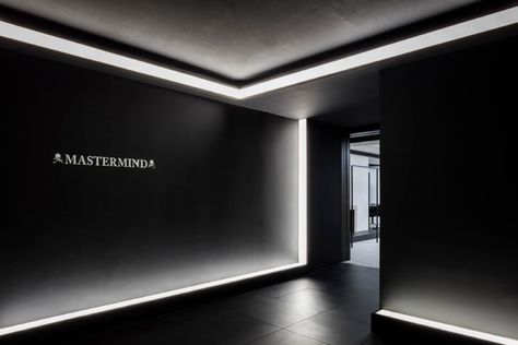 » mastermind Japan office Black Office Interior, Black And White Office Design, Black Office Design, All Black Office, Black And White Rooms, Unique Lighting Ideas, Monochrome Office, Japan Office, Commercial Gym Design