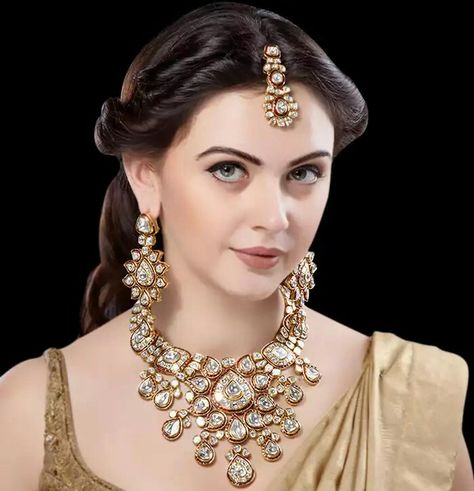 Kundan jewellery Polki Sets, Fancy Jewelry Necklace, Diamond Necklace Designs, Wedding Jewellery Collection, Kundan Necklace, Bridal Hairstyles, Indian Clothing, Kundan Necklaces, Wedding Jewellery