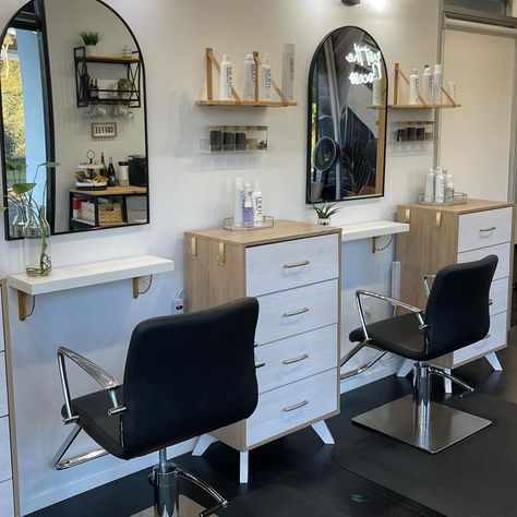 Murrieta, California 📍 @bethaney.sewcohair is interviewing for their next assistant position! ✨ Does this incredible opportunity peak your interest? Apply now through Dítē job board or DM @bethaney.sewcohair today! ✂️🪡 #salonjobs #salonshiring California salons hiring | salon apprenticeship | California hairstylist | hand tied extensions | hair extension education | salon suites | salon republic Salon Assistant, Beauty Salon Stations, Hand Tied Extensions, Murrieta California, Home Hair Salons, Salon Stations, Salon Suites, Extensions Hair, Job Board