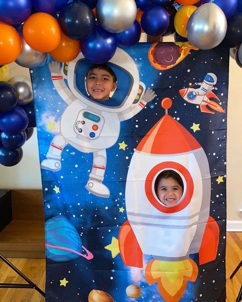 Space Party Games, Space Birthday Party Games, Space Party Ideas, Birthday Party Space, Birthday Party Paper Decorations, Party Games Kids, Outer Space Photos, Space Themed Birthday Party, Outer Space Birthday Party