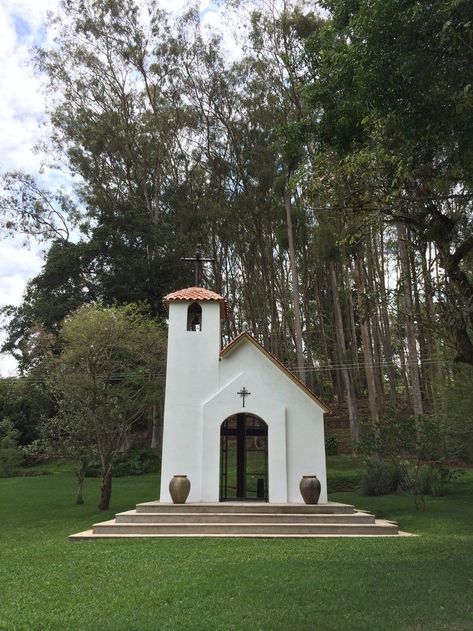 Wedding Venue Front Entrance, Home Chapel, Chapel In The Woods, Church Design Architecture, Home Altar Catholic, Trunk Or Treat Ideas, Home Drawing, Prayer Garden, Catholic Altar