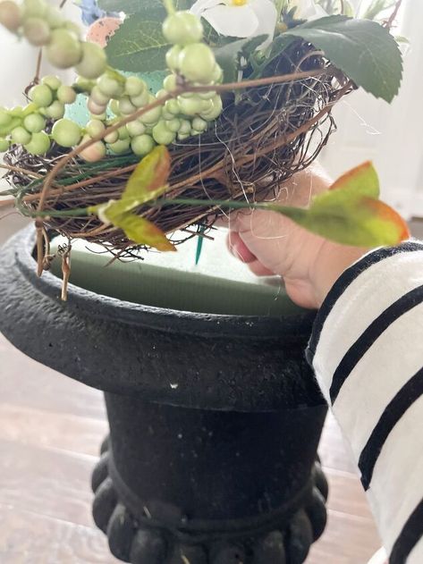 Hydrangea Planters, Planter Filler, Holiday Dining Table Decor, Porch Urns, Porch Appeal, Green Siding, Outdoor Urns, Holiday Dining Table, Spring Porch Decor