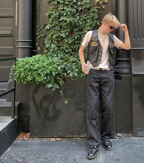 Aries Venus Style Men, Libra Venus Style Men, Leather Vest Outfit Men, Leather Vest Outfit, Vest Outfits Aesthetic, Vest Street Style, Masc Fits, Vest Outfits Men, Leather Vests