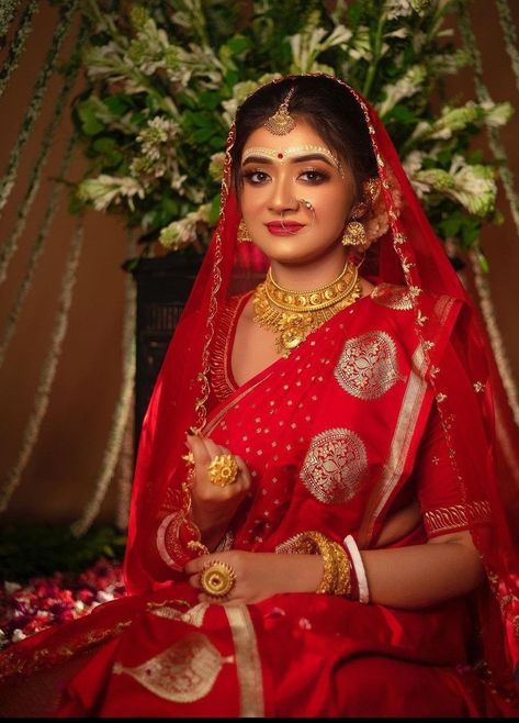 Bengali Bride Simple Look, Simple Bengali Bridal Makeup, Bengali Bride Hairstyle, Simple Bengali Bride, Simple Bengali Bridal Look, Bengali Bride Traditional Look, Bengali Bride Makeup, Bengali Bridal Look, Bengali Marriage