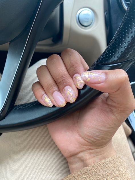 Good Flakes Nails, Gel Nails With Gold Flakes, Gold Flake Nails, Nude Gel Nails, Nails With Gold Flakes, Gold Chrome Nails, Nails With Gold, Wedding Nail, Gold Chrome