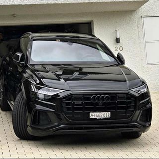 Audi Q8😱 ➖➖➖➖➖➖➖➖➖➖➖➖➖➖ Follow @conceptcars__ S8 Audi, Blacked Out Cars, Dream Cars Lexus, Dream Cars Audi, Luxury Cars Range Rover, Luxury Cars Audi, Audi Q8, Black Audi, Fast Sports Cars