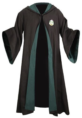 Replica Harry Potter Slytherin Robe Slytherin robeRepresent Slytherin House in authentic style with this Replica Harry Potter Slytherin Robe! The officially licensed Harry Potter Kostüm, School Acceptance, Harry Potter Robes, Gryffindor Slytherin Hufflepuff Ravenclaw, Harry Potter Halloween Costumes, Fancy Robes, Hogwarts Uniform, Harry Potter School, Stile Harry Potter