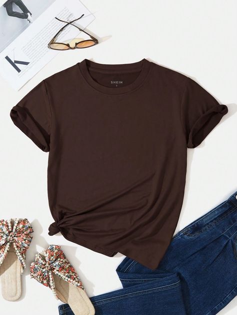 SHEIN Essnce Solid Round Neck TeeI discovered amazing products on SHEIN.com, come check them out! Beige T Shirts, Brown Tshirt, Round Neck Tees, Plain Shirts, Tshirt Outfits, Women T Shirts, Inspiration Mode, Casual Girl, Denim Wash