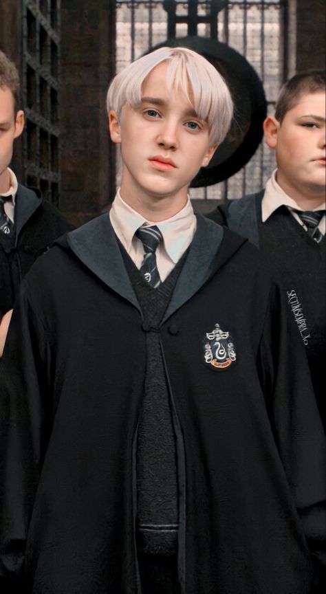 Drako Malfoy, Draco Malfoy Hot, Draco Malfoy Imagines, Harry Draco, Draco Malfoy Aesthetic, Lucius Malfoy, Tom Felton Draco Malfoy, Draco Harry Potter, Harry Potter Draco Malfoy