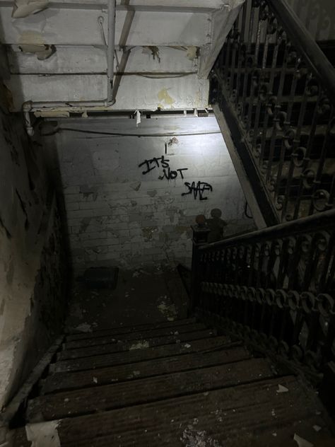 exploring abandoned places Scary Abandoned Places Aesthetic, Abandoned Places Creepy Dark, Abandoned Places Aesthetic Night, Scary House Aesthetic, Scary Places Aesthetic, Creepy Building, Eerie Background, Abandoned Places Aesthetic, Abandoned Aesthetic