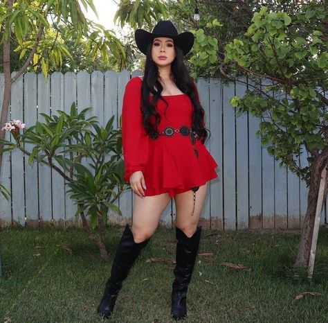 Vaquera Outfit Mexican Women, Cool Grey 11s Outfits, Vaquera Outfit Mexican, Outfit Vaqueros, Cool Grey 11s, Grey 11s, Outfit Vaquero, Outfits Latina, Outfit Cowgirl