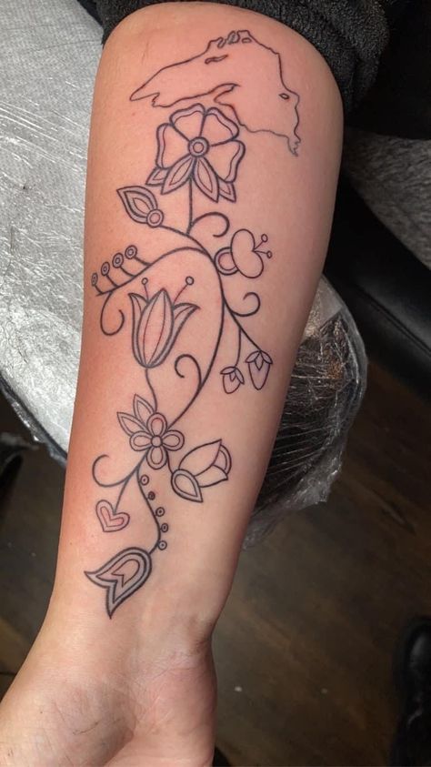 Native American Tribe Tattoo, Indigenous Flower Tattoo, Ojibwe Floral Tattoo, Indigenous Floral Tattoo, Woodland Flower Tattoo, Native American Floral Tattoo, Native Floral Tattoo, Native American Floral Design, Native American Flowers Tattoo