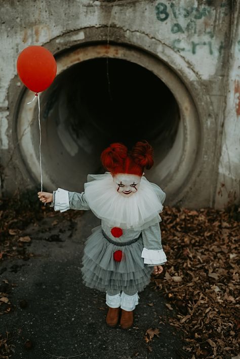 Pennywise DIY toddler costume Diy Pennywise Costume Kids, Girls Pennywise Costume, Diy Toddler Costume, Penny Wise Costume, Circus Costume Diy, Desi Birthday, Pennywise Costume, Sibling Costume, Halloween Shoot