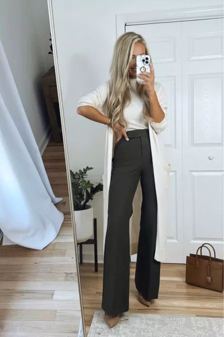 Work Attire Women, Casual Work Attire, Work Outfit Office, Office Casual Outfit, Professional Outfits Women, Business Casual Outfits For Women, Office Outfits Women, Business Casual Outfits For Work, Business Casual Dresses