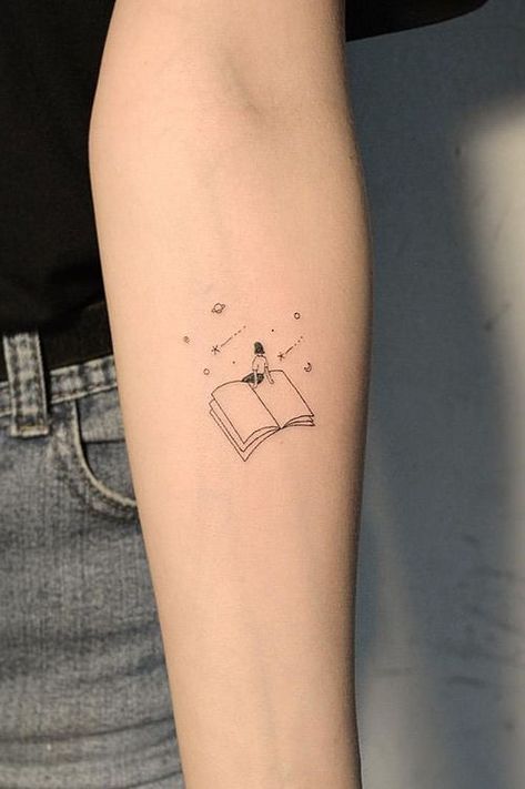 Tattoo Son, Vintage Tattoos, Tato Minimal, Bookish Tattoos, Tattoos For Lovers, Inspiration Tattoos, Cool Small Tattoos, Book Tattoo, Daith Piercing