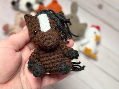 Crochet Horse Keychain, Crocheted Horse, Horse Crochet, Crochet Pony, Crocheted Animals, Mini Amigurumi, Micro Crochet, Crochet Horse, Easy Crochet Animals