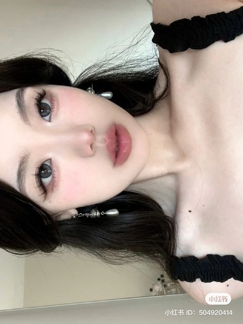 Soft Doll Makeup, Douyin Makeup Without Contact Lens, Doyen Makeup, Douyin Makeup White Person, Flirtatious Cute Makeup, Kpop Makeup Female, Ulzangg Makeup, Simple Douyin Makeup, Bottom Lashes Makeup