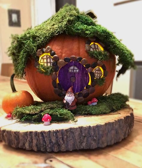 Fairy Pumpkin, Pumpkin Decorating Party, Disney Pumpkin Painting, Pumpkin Fairy House, Pumpkin Fairy, Decoupage Pumpkins, Pumpkin Gnome, Strašidelný Halloween, Fairy Gnome