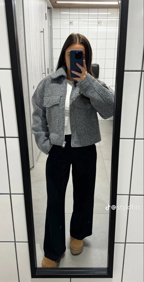 Short Grey Jacket Outfit, Winter Outfits Los Angeles, Grey Outfit Combination, Grey Jacket Outfit Winter, Grey Jacket Outfit Women, Grey Wool Jacket Outfit, Grey Jacket Outfit Casual, Grey Jacket Outfit Aesthetic, Style For University