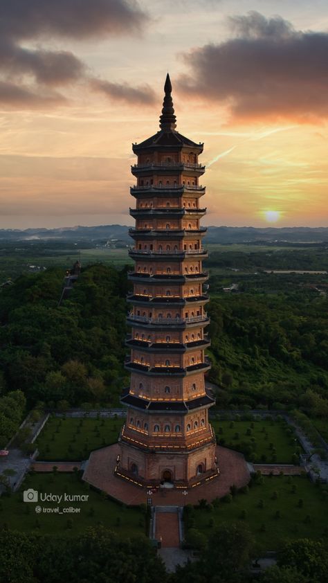 Bai Dinh Pagoda In Ninh Binh Vietnam Vietnamese Temple, Vietnamese Architecture, Buddhist Temples, Time Traveller, Look Rich, Top Places To Travel, Be Rich, Buddhist Temple, Landscape Photographers