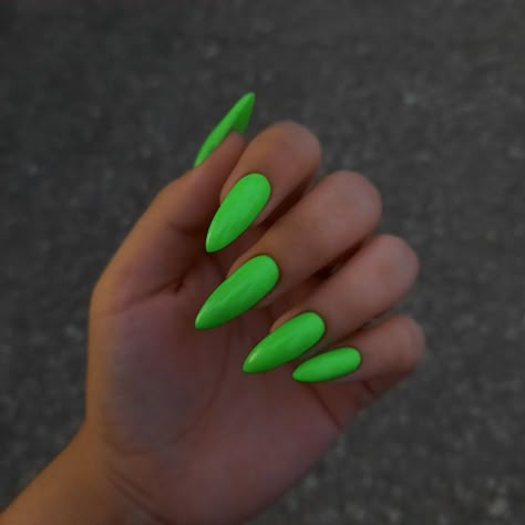 Lime Green Almond Nails, Neon Green Almond Nails, Summer Green Nails, Detailed Nails, Lime Nails, Lime Green Nails, Nails Press Ons, Neon Green Nails, May Nails