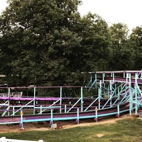 A cute little park in Lancaster, Pennsylvania: Dutch Wonderland #ontour #themeparks #bingfutch Dutch Wonderland, Lancaster Pennsylvania, Pennsylvania Dutch, Lancaster, Theme Park, Pennsylvania, Wrestling